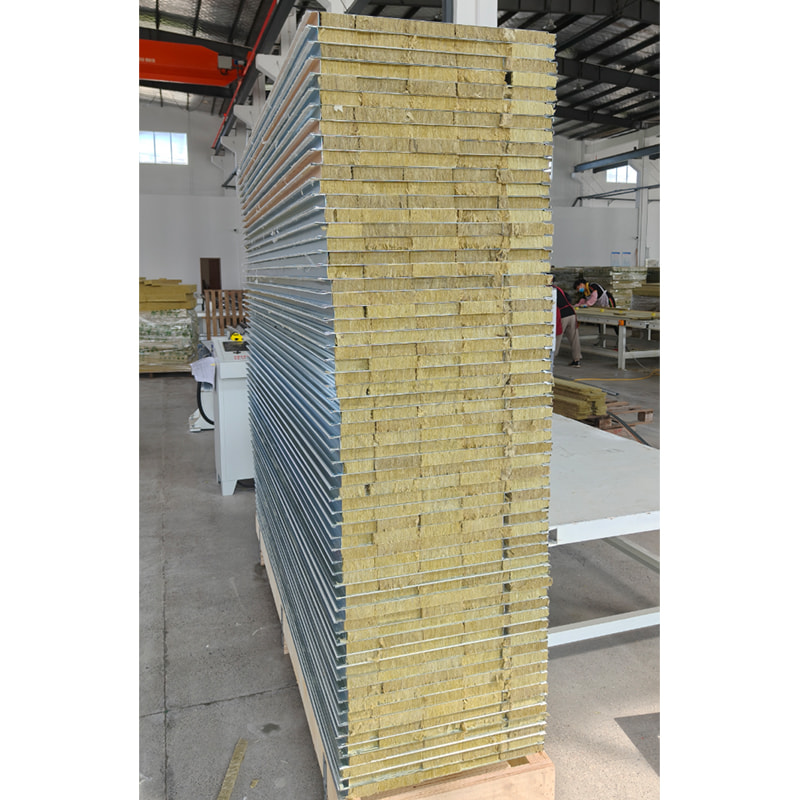 Decke aus Verbundsteinwolleplatten